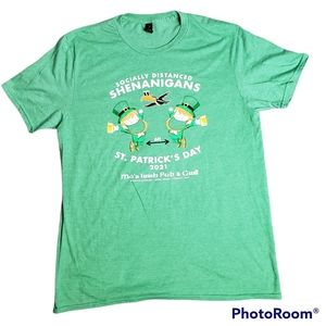 COPY - St. Patrick's socially distanced Mo's pub lightweight unisex tee size la…